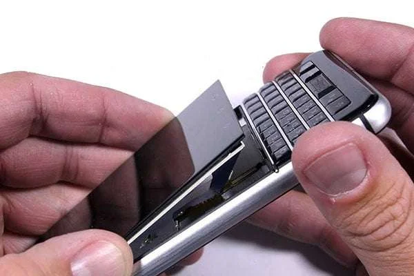 Bạn phải đọc bài viết trước khi thay mặt kính blackberry keyone