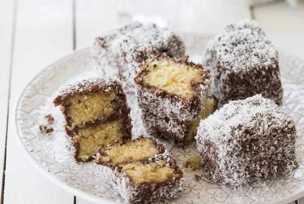 Bánh lamington món bánh truyền thống của Úc