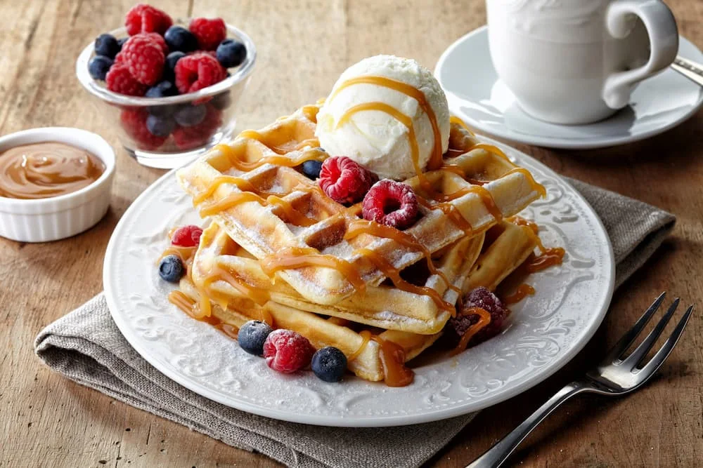 Waffle là món bánh phổ biến của Bỉ mang hương vị ngọt ngào, thơm ngon