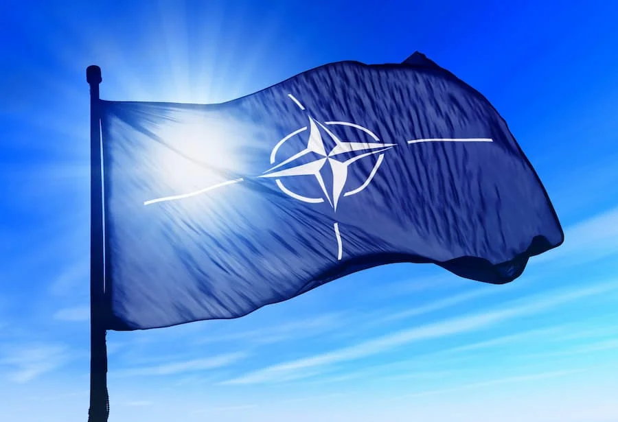 Lá cờ NATO