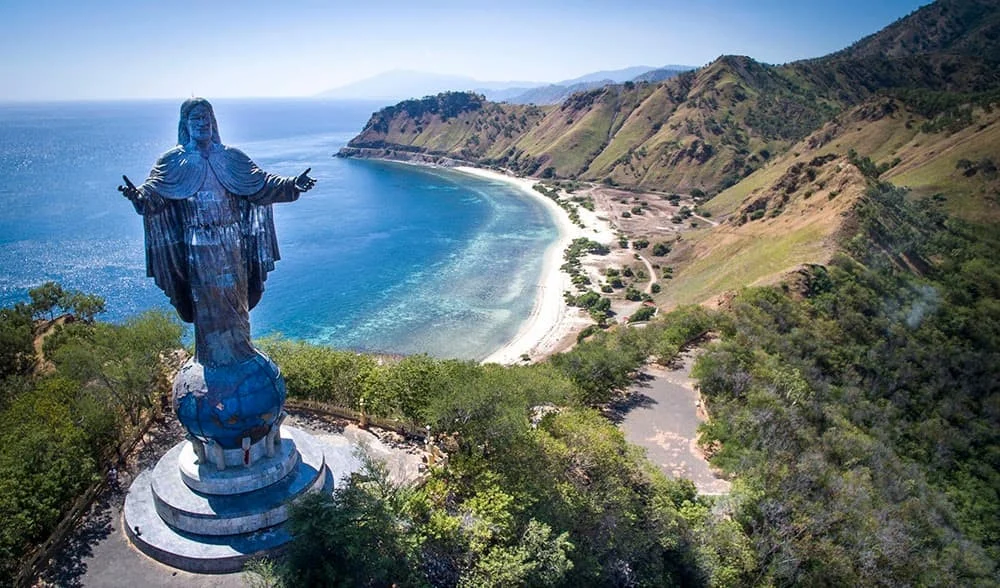Đông Timor tách ra từ Indonesia.