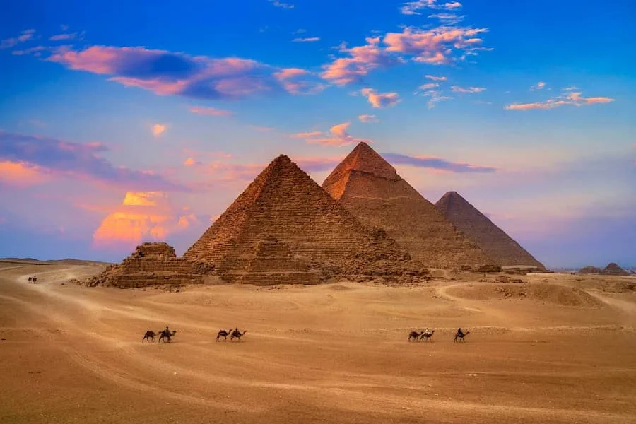 Kim tự tháp Giza: