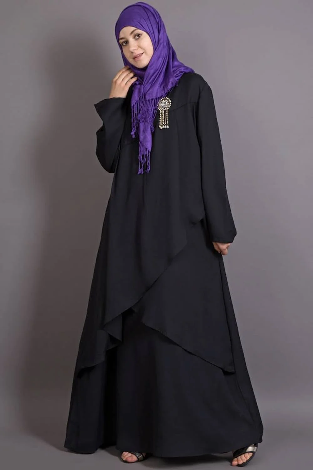 Phụ nữ Ả Rập Xê Út thường mặc abaya