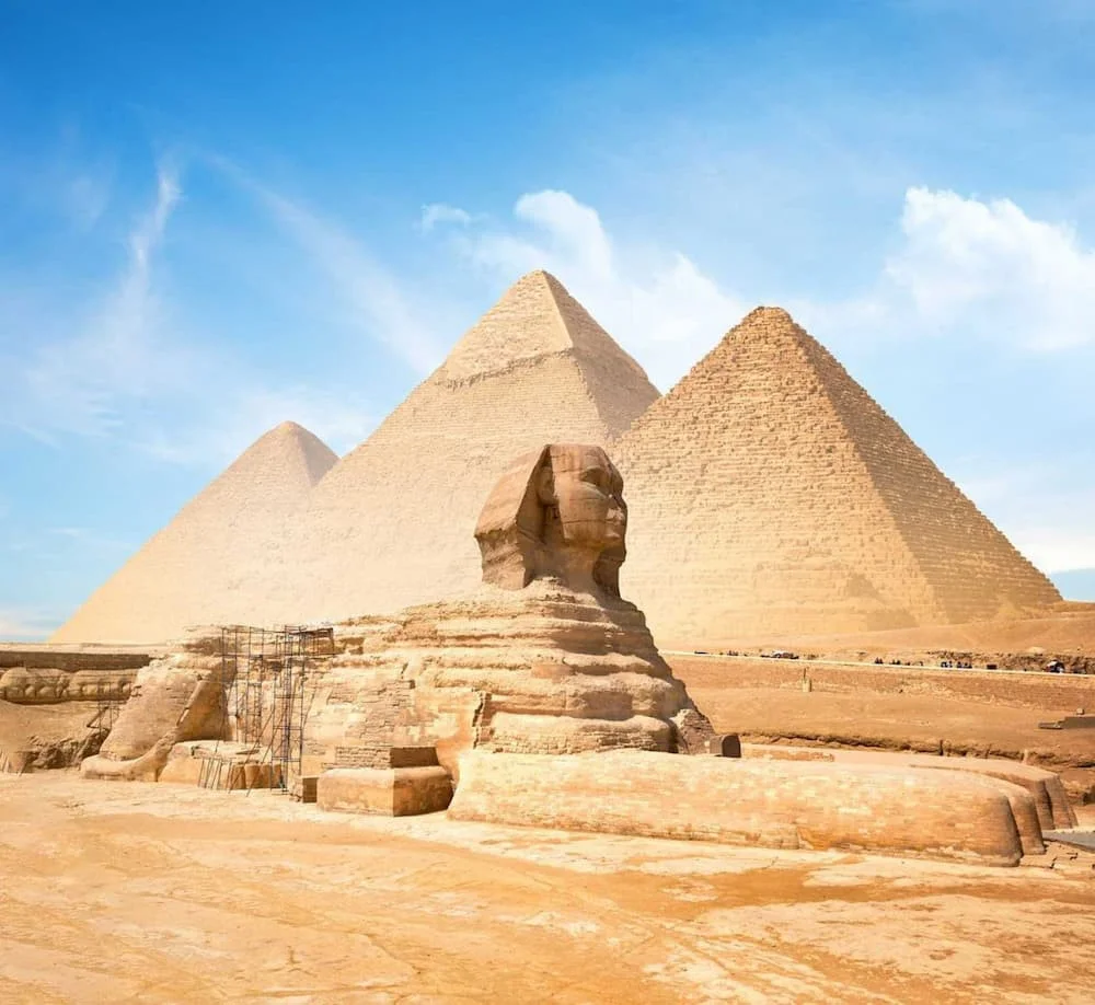 Kim tự tháp Giza ở Ai Cập