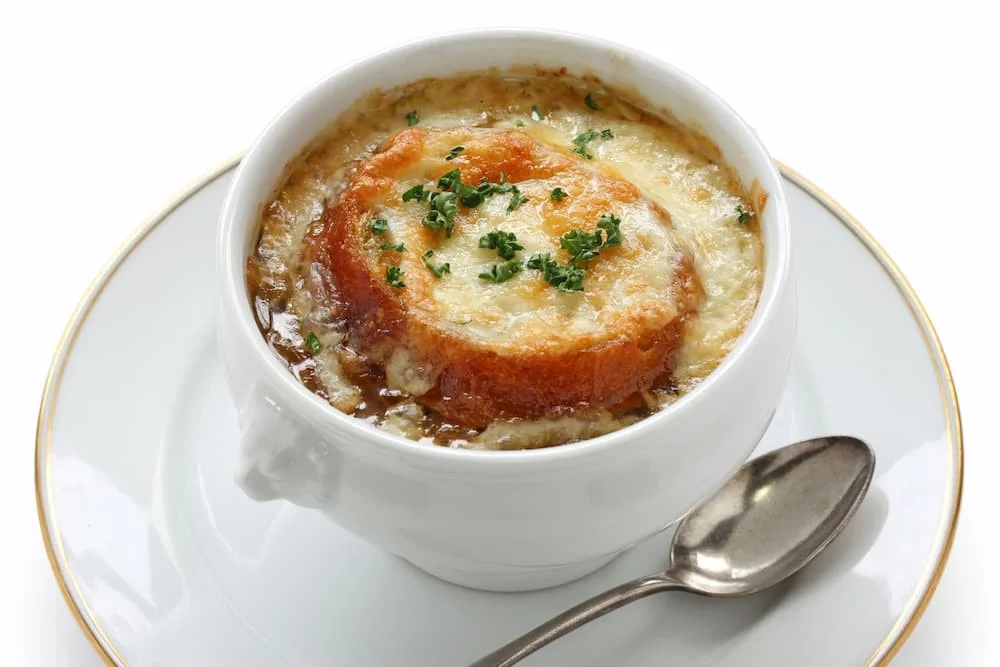 Onion soup là món súp truyền thống của Pháp