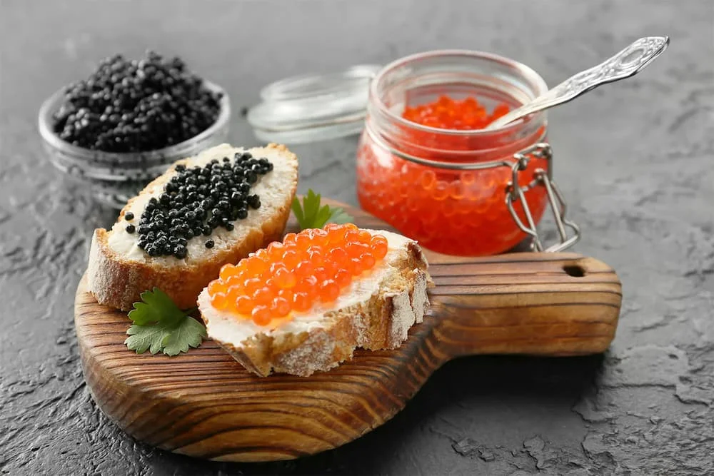 Caviar là một món ăn sang trọng, đắt đỏ