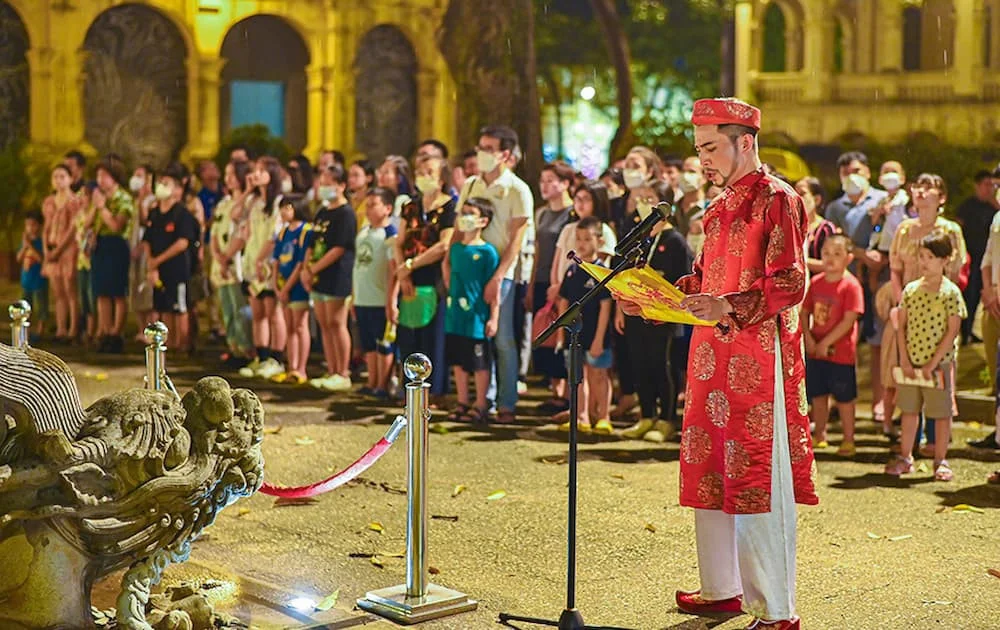 Tour đêm du lịch Hoàng Thành Thăng Long